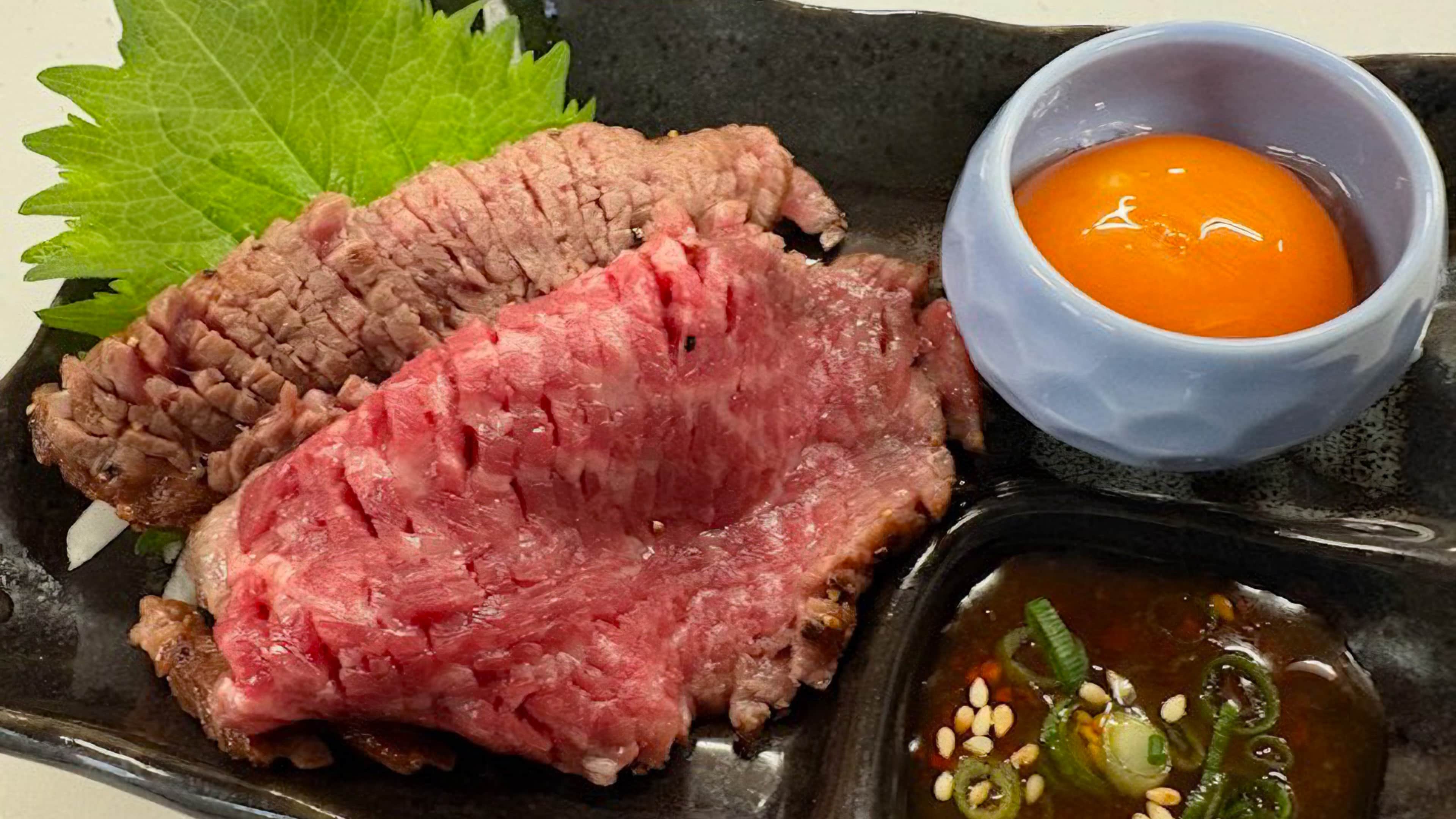 レアステーキユッケの写真